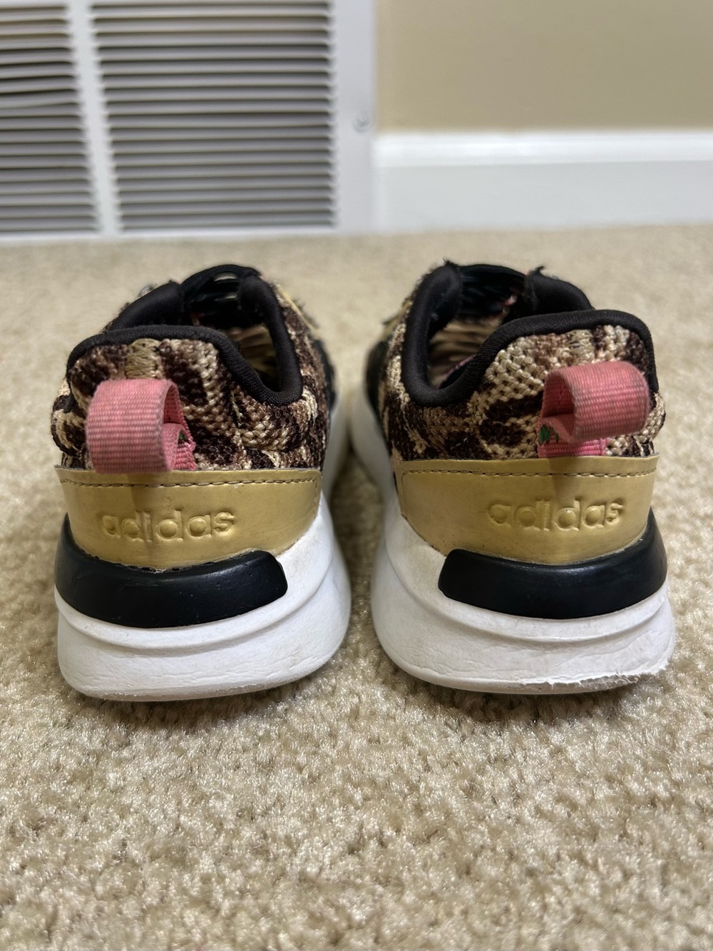 Toddler Girls Adidas Racer TR21 Cheetah Print Shoes Size 8 Toddler - Picture 4 of 5